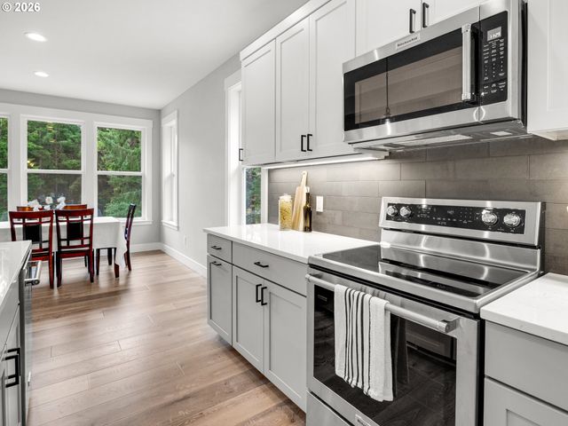 37330 LABISKE Ln, Astoria, OR 97103