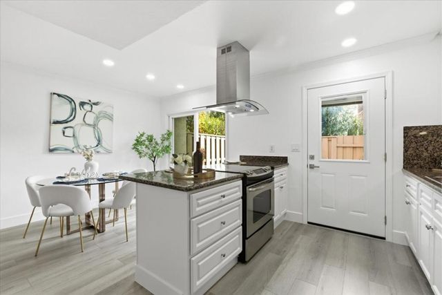 125 Connemara Way 71, Sunnyvale, CA 94087