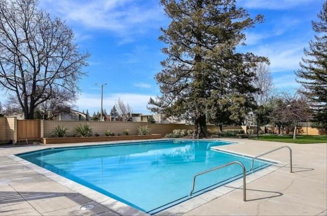 125 Connemara Way 71, Sunnyvale, CA 94087