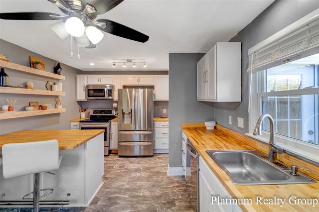 2390 Greenwood Street, Muskegon, MI 49441