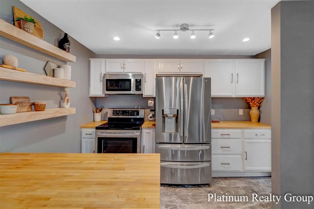 2390 Greenwood Street, Muskegon, MI 49441