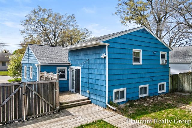 2390 Greenwood Street, Muskegon, MI 49441