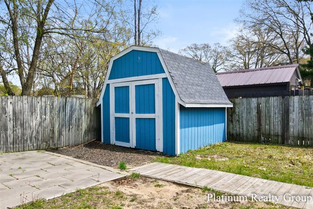 2390 Greenwood Street, Muskegon, MI 49441