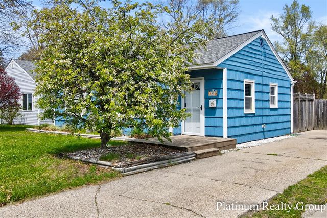 2390 Greenwood Street, Muskegon, MI 49441