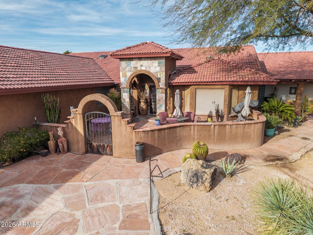 Image 10 of property listing at 9125 N PASEO PALO VERDE Road, Casa Grande, AZ 85194