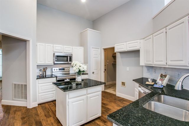 2103 Amherst Drive, Lewisville, TX 75067