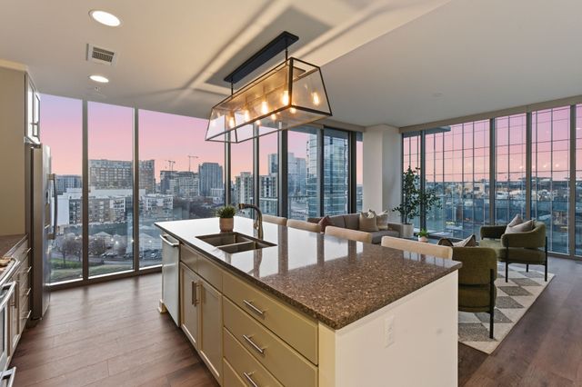 1212 Laurel St Apt 1215, Nashville, TN 37203