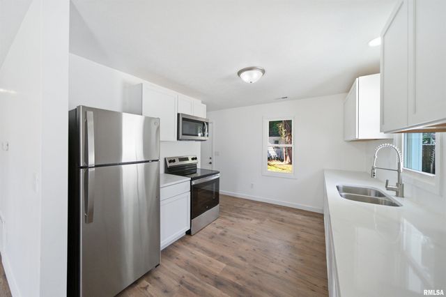 145 OAKLAWN Circle, Creve Coeur, IL 61610