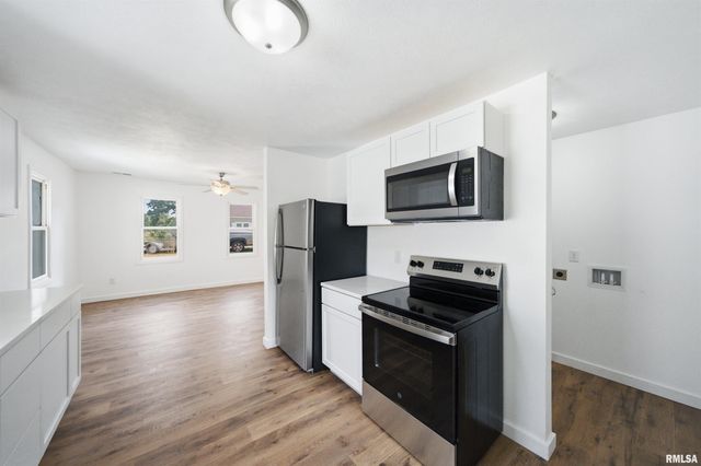 145 OAKLAWN Circle, Creve Coeur, IL 61610