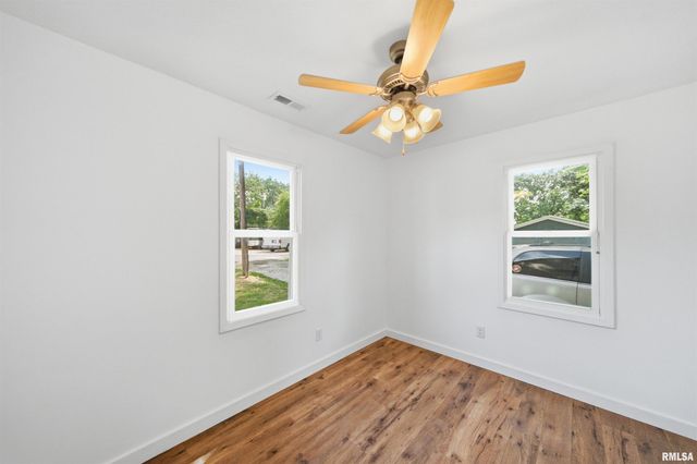 145 OAKLAWN Circle, Creve Coeur, IL 61610
