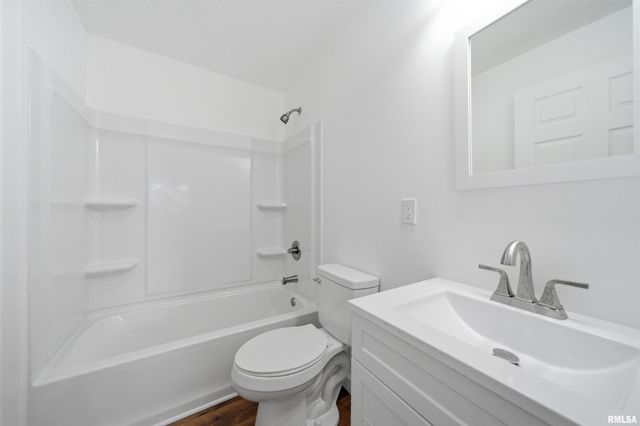 145 OAKLAWN Circle, Creve Coeur, IL 61610