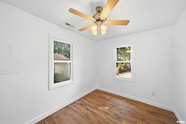 145 OAKLAWN Circle, Creve Coeur, IL 61610