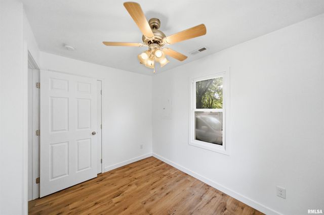 145 OAKLAWN Circle, Creve Coeur, IL 61610