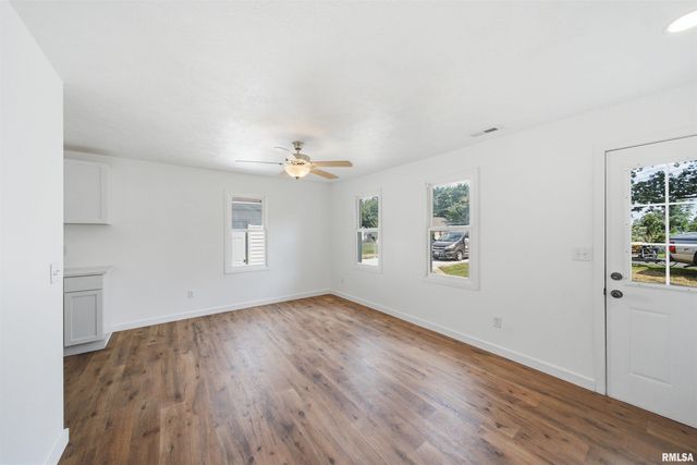 145 OAKLAWN Circle, Creve Coeur, IL 61610