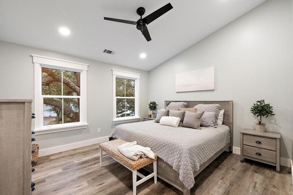 Image 10 of property listing at 3034 Baltimore Street, Charleston, SC 29492