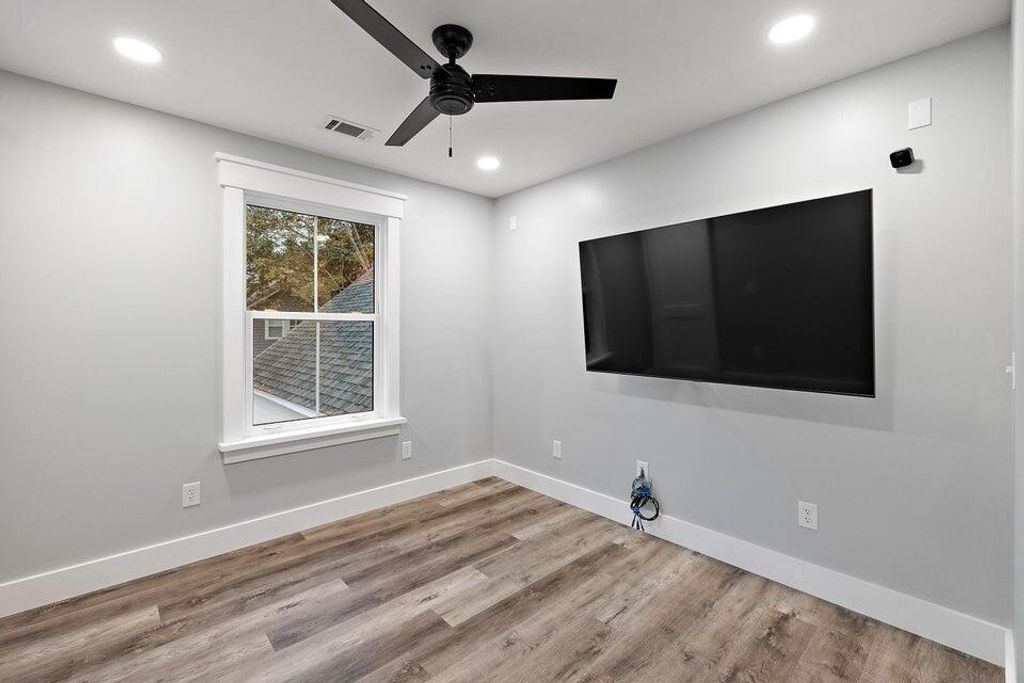 Image 16 of property listing at 3034 Baltimore Street, Charleston, SC 29492