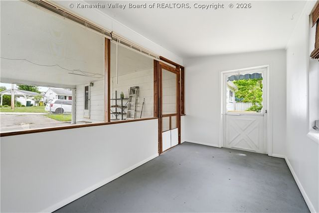 207 Lakeview Drive, Hurricane, WV 25526