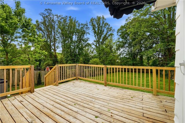 207 Lakeview Drive, Hurricane, WV 25526
