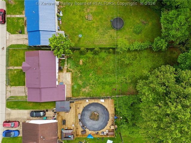 207 Lakeview Drive, Hurricane, WV 25526