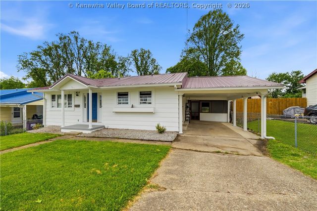 207 Lakeview Drive, Hurricane, WV 25526