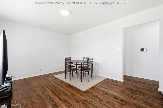 207 Lakeview Drive, Hurricane, WV 25526