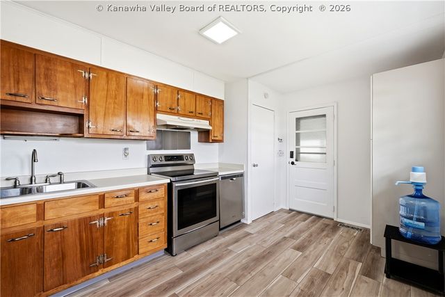 207 Lakeview Drive, Hurricane, WV 25526