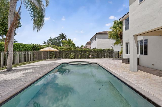 1115 Camellia Cir, Weston, FL 33326
