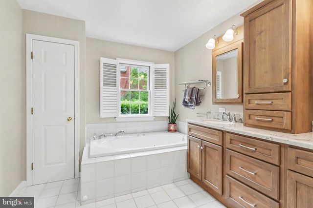 1214 QUAIL HOLLOW RD, Hummelstown, PA 17036
