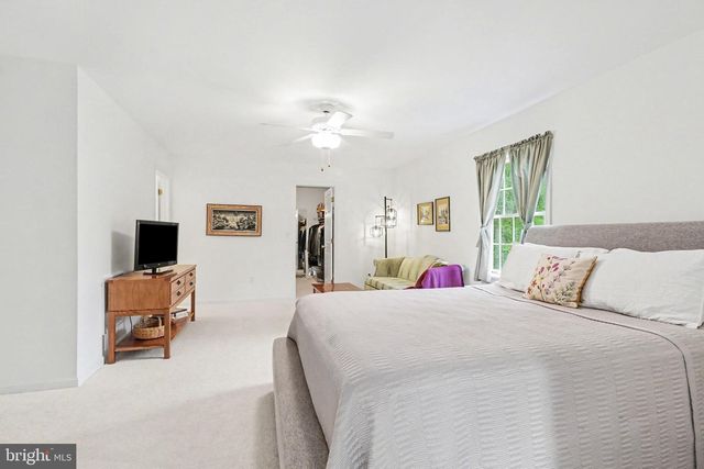 1214 QUAIL HOLLOW RD, Hummelstown, PA 17036