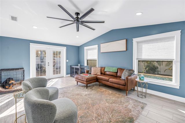 354 74TH AVENUE NE, St Petersburg, FL 33702