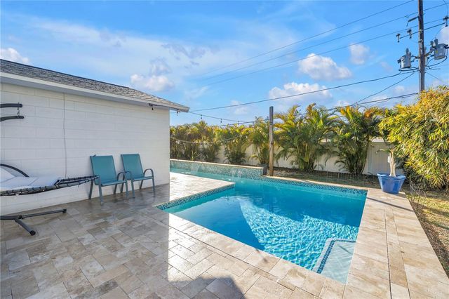 354 74TH AVENUE NE, St Petersburg, FL 33702