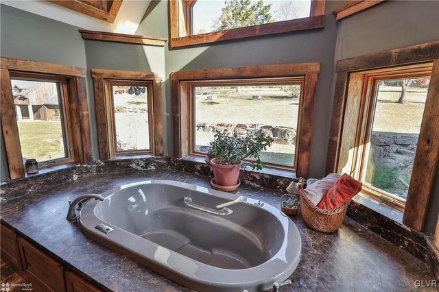 7632 Kings Highway South, Lower Milford Twp, PA 18092
