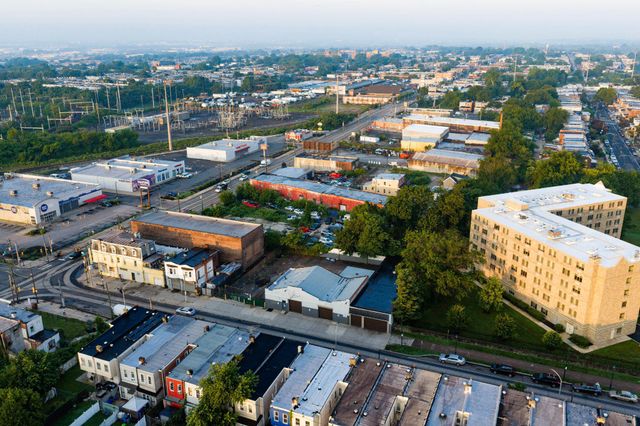 5809 WOODLAND AVE, Philadelphia, PA 19143