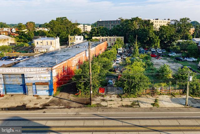 5809 WOODLAND AVE, Philadelphia, PA 19143