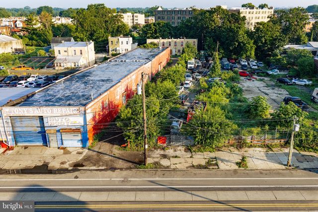 5809 WOODLAND AVE, Philadelphia, PA 19143