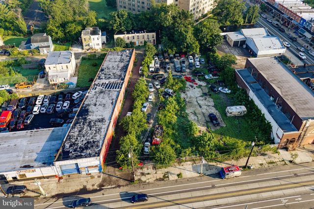 5809 WOODLAND AVE, Philadelphia, PA 19143