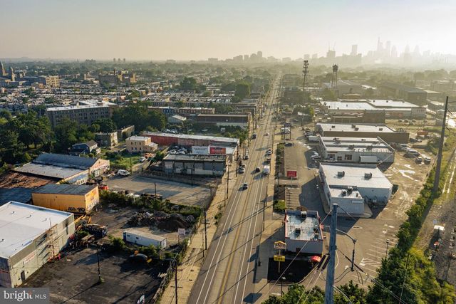 5809 WOODLAND AVE, Philadelphia, PA 19143