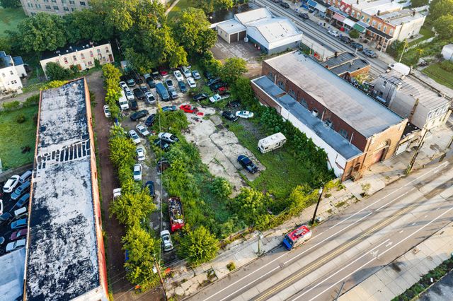 5809 WOODLAND AVE, Philadelphia, PA 19143