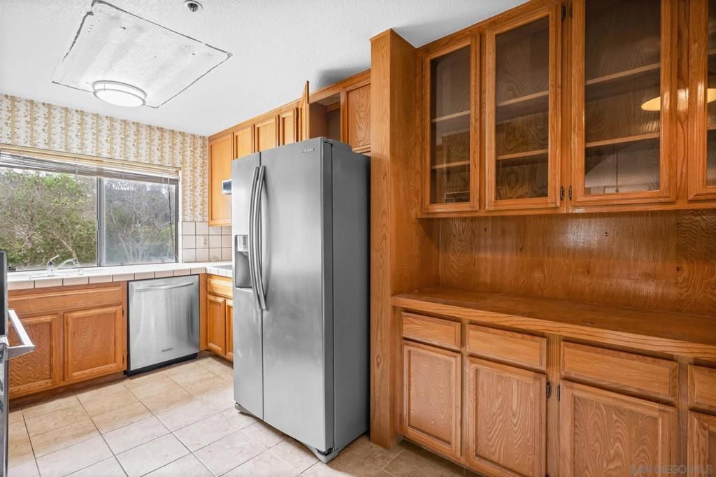 Image 15 of property listing at 5665 Friars Rd 232, San Diego, CA 92110
