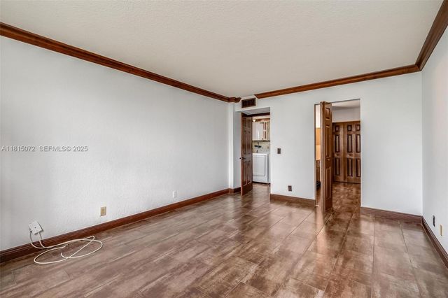 106 Lake Emerald Drive 210, Oakland Park, FL 33309