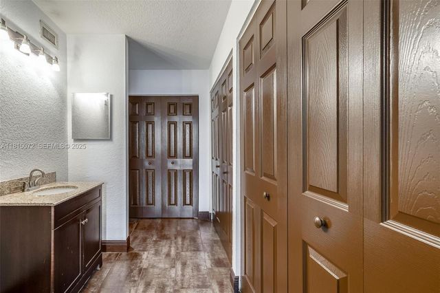106 Lake Emerald Drive 210, Oakland Park, FL 33309
