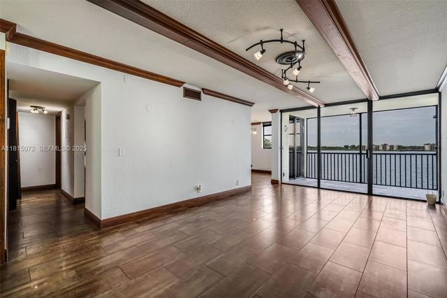 106 Lake Emerald Drive 210, Oakland Park, FL 33309