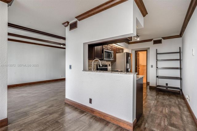 106 Lake Emerald Drive 210, Oakland Park, FL 33309