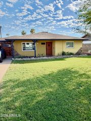 4623 E HOLLY Street, Phoenix, AZ 85008