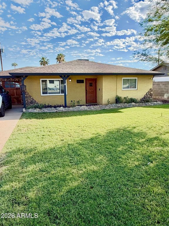 4623 E HOLLY Street, Phoenix, AZ 85008