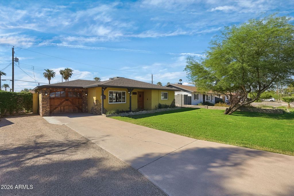 4623 E HOLLY Street, Phoenix, AZ 85008 — photo 2
