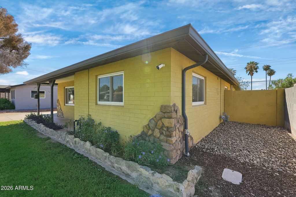 4623 E HOLLY Street, Phoenix, AZ 85008 — photo 3