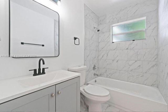 1040 NW 23rd Ter, Fort Lauderdale, FL 33311