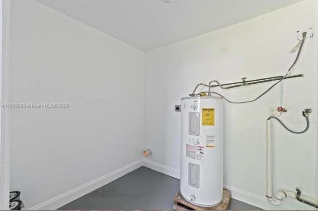 1040 NW 23rd Ter, Fort Lauderdale, FL 33311