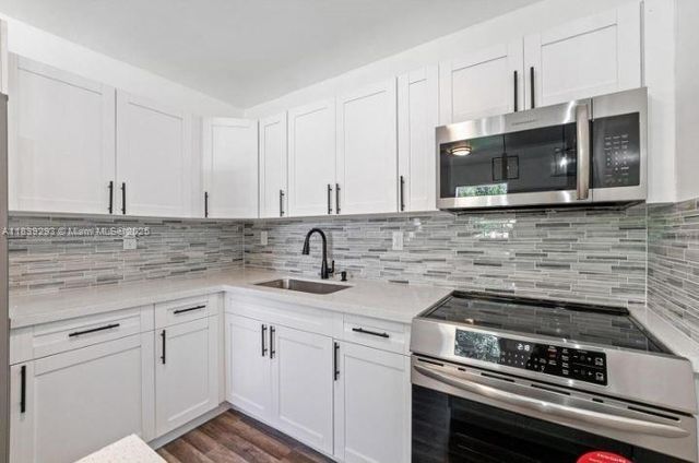 1040 NW 23rd Ter, Fort Lauderdale, FL 33311